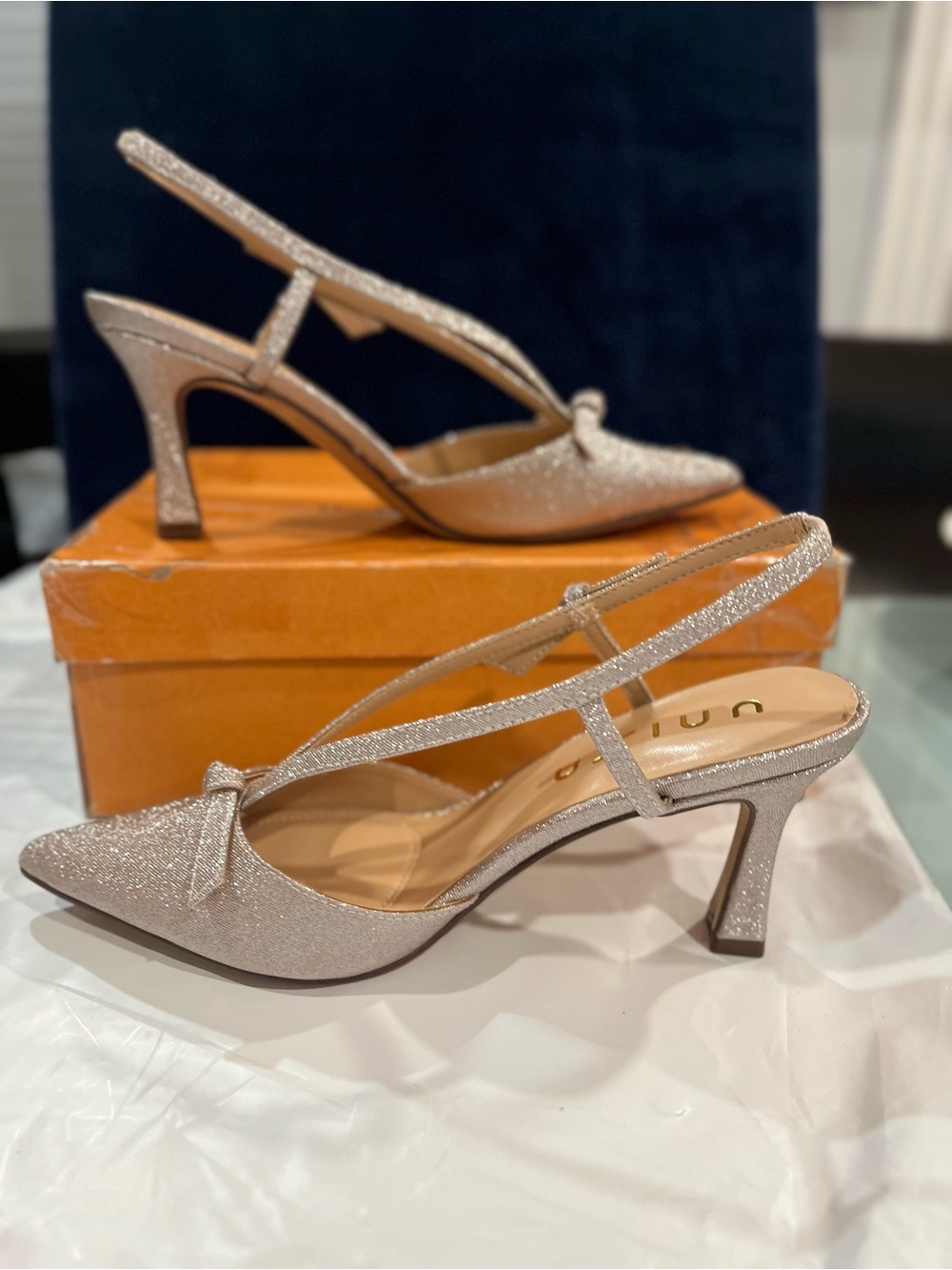 Unisa Unhanner Glitter Slingback Heels Platino Size 8M New w/ Box